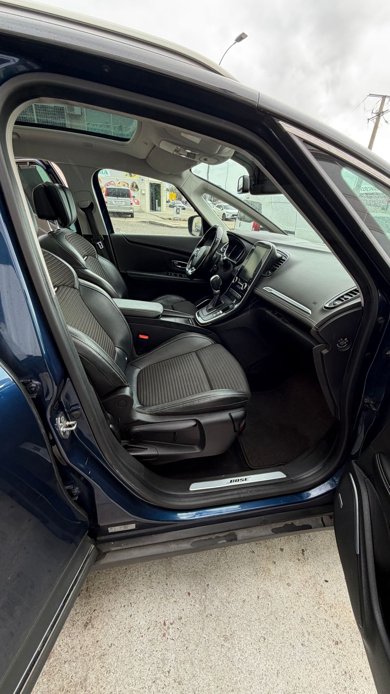 Renault Grand Scénic Diesel cambio automático 160cv 7 plazas - Foto 13