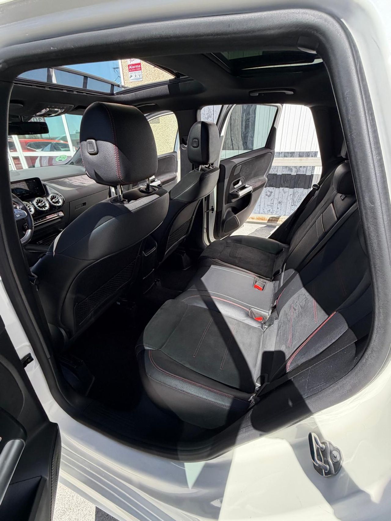 Mercedes Clase B 180CDI PACK AMG full - Foto 11