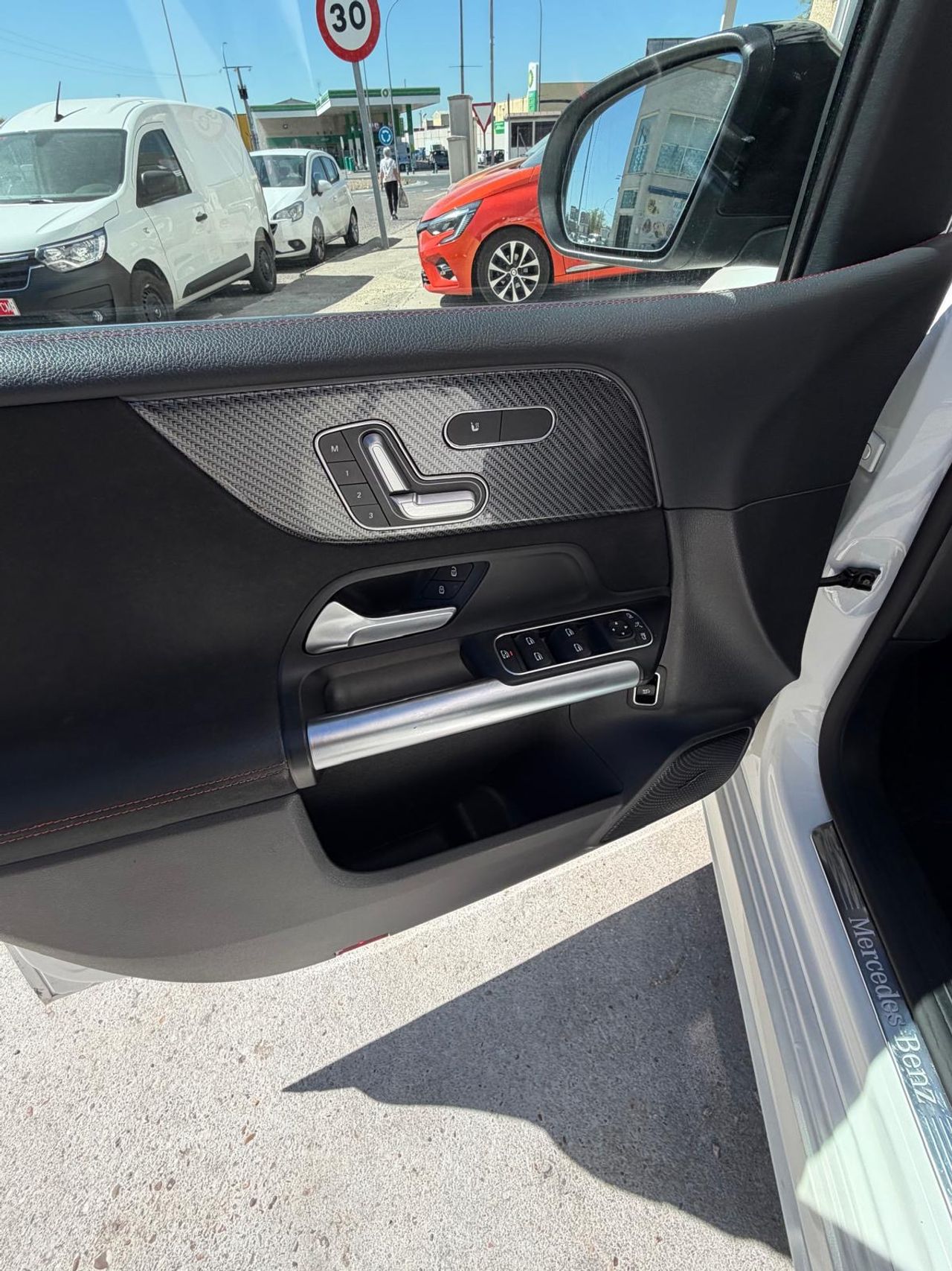 Mercedes Clase B 180CDI PACK AMG full - Foto 21