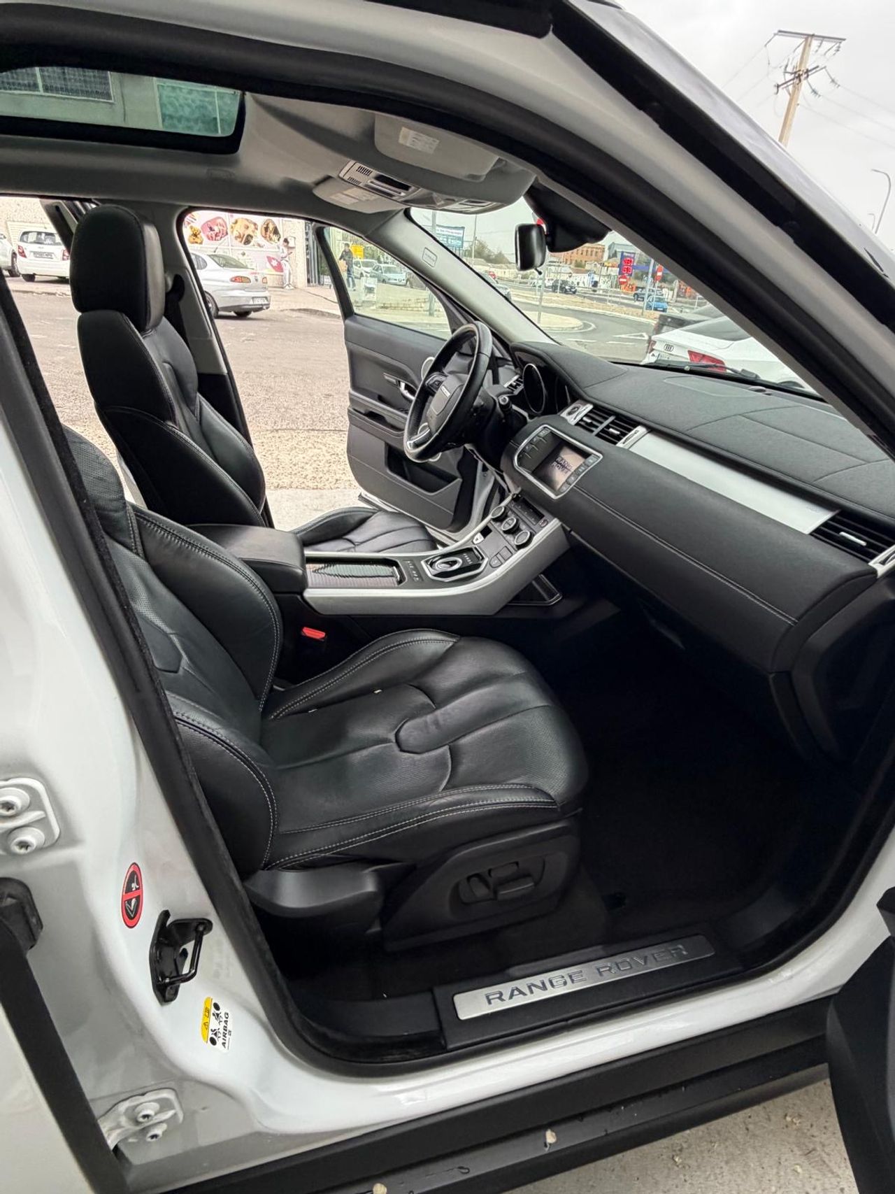 Land-Rover Range Rover Evoque  2.2L SD4 4x4 Prestige Auto 190cv - Foto 13