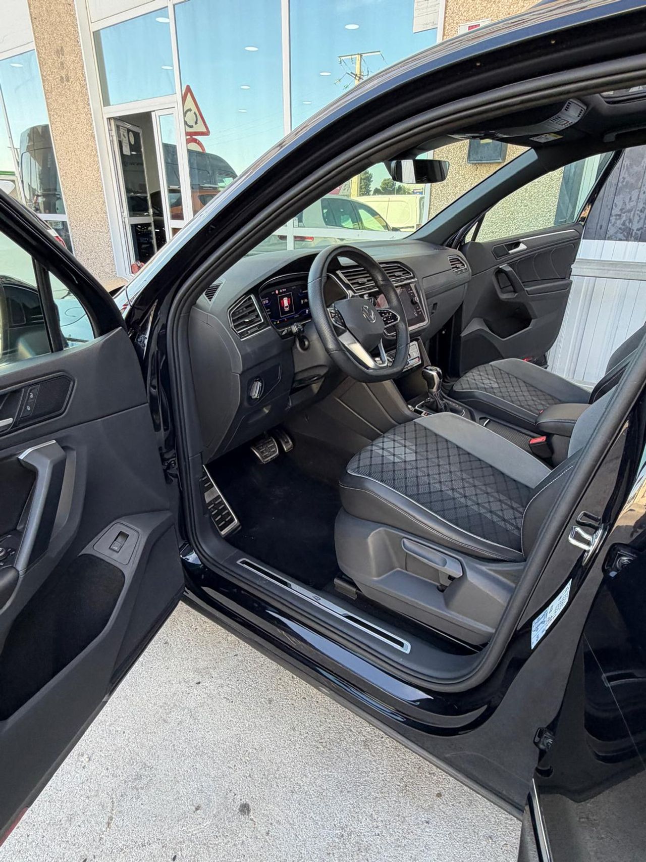 Volkswagen Tiguan 150cv R LINE - Foto 13