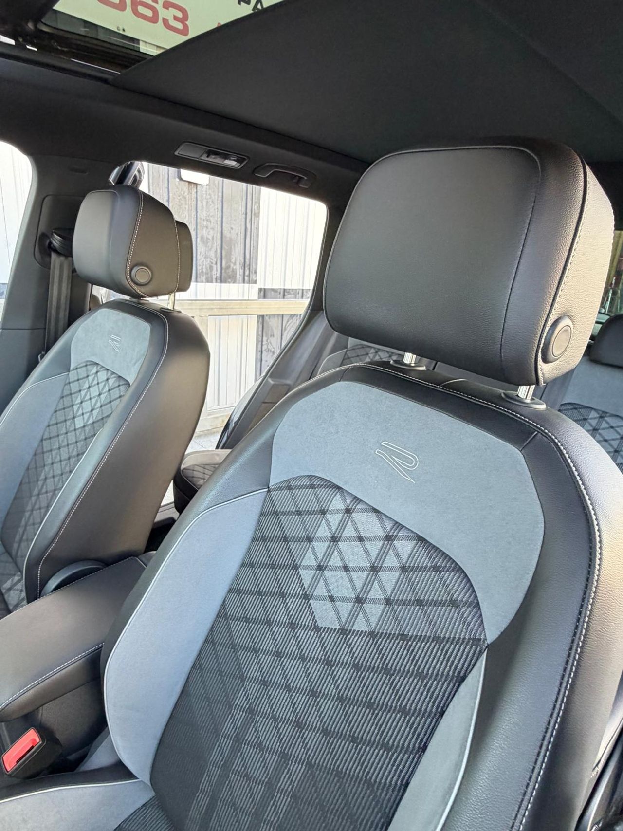 Volkswagen Tiguan 150cv R LINE - Foto 14