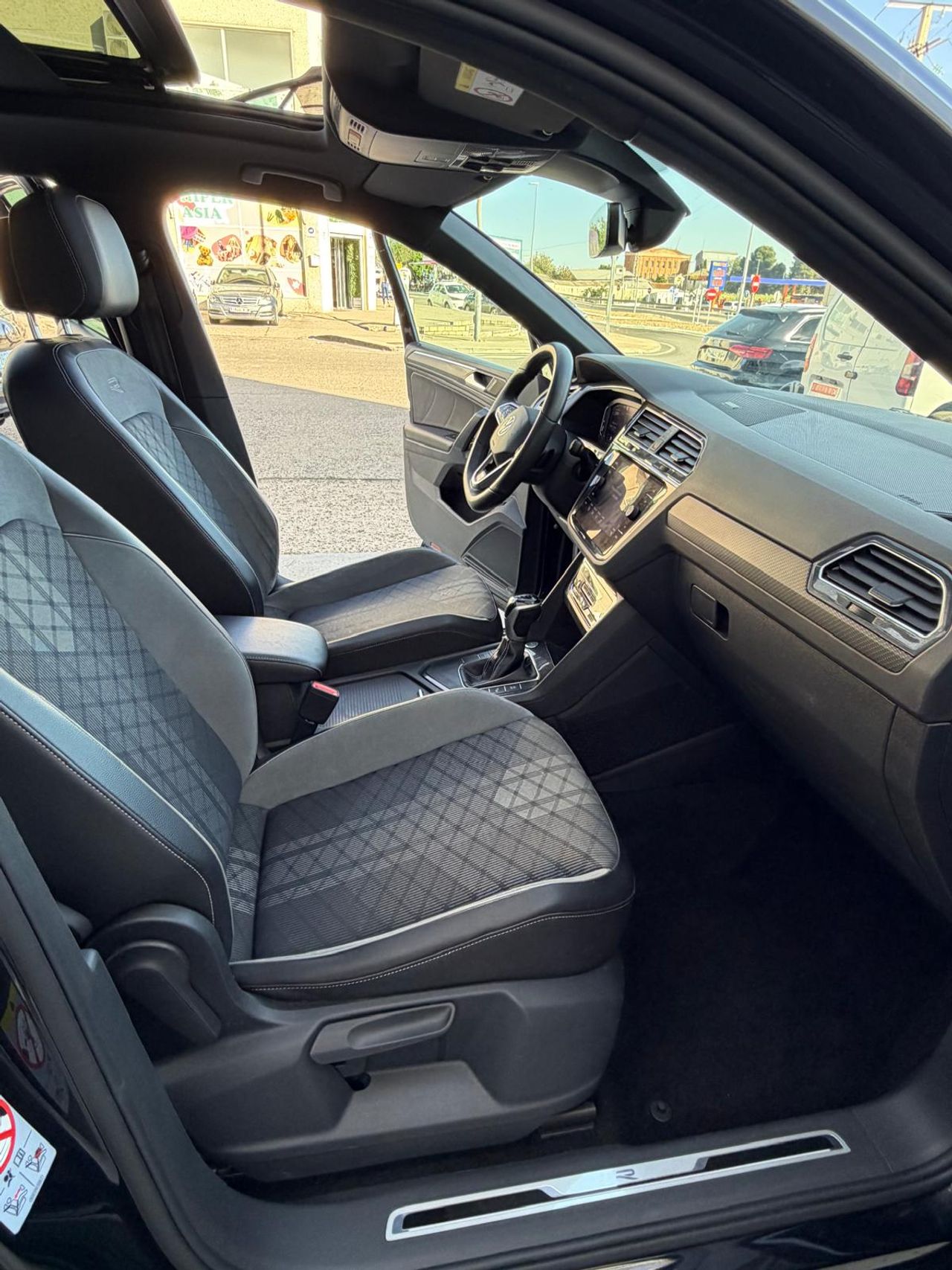 Volkswagen Tiguan 150cv R LINE - Foto 10