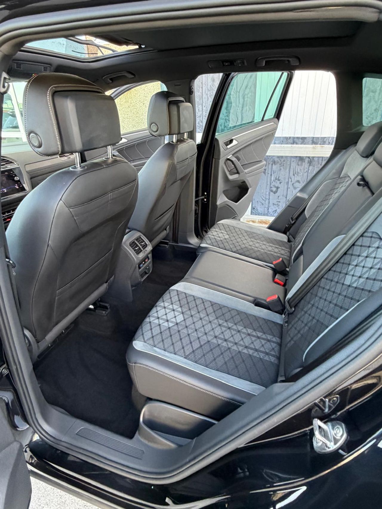 Volkswagen Tiguan 150cv R LINE - Foto 11