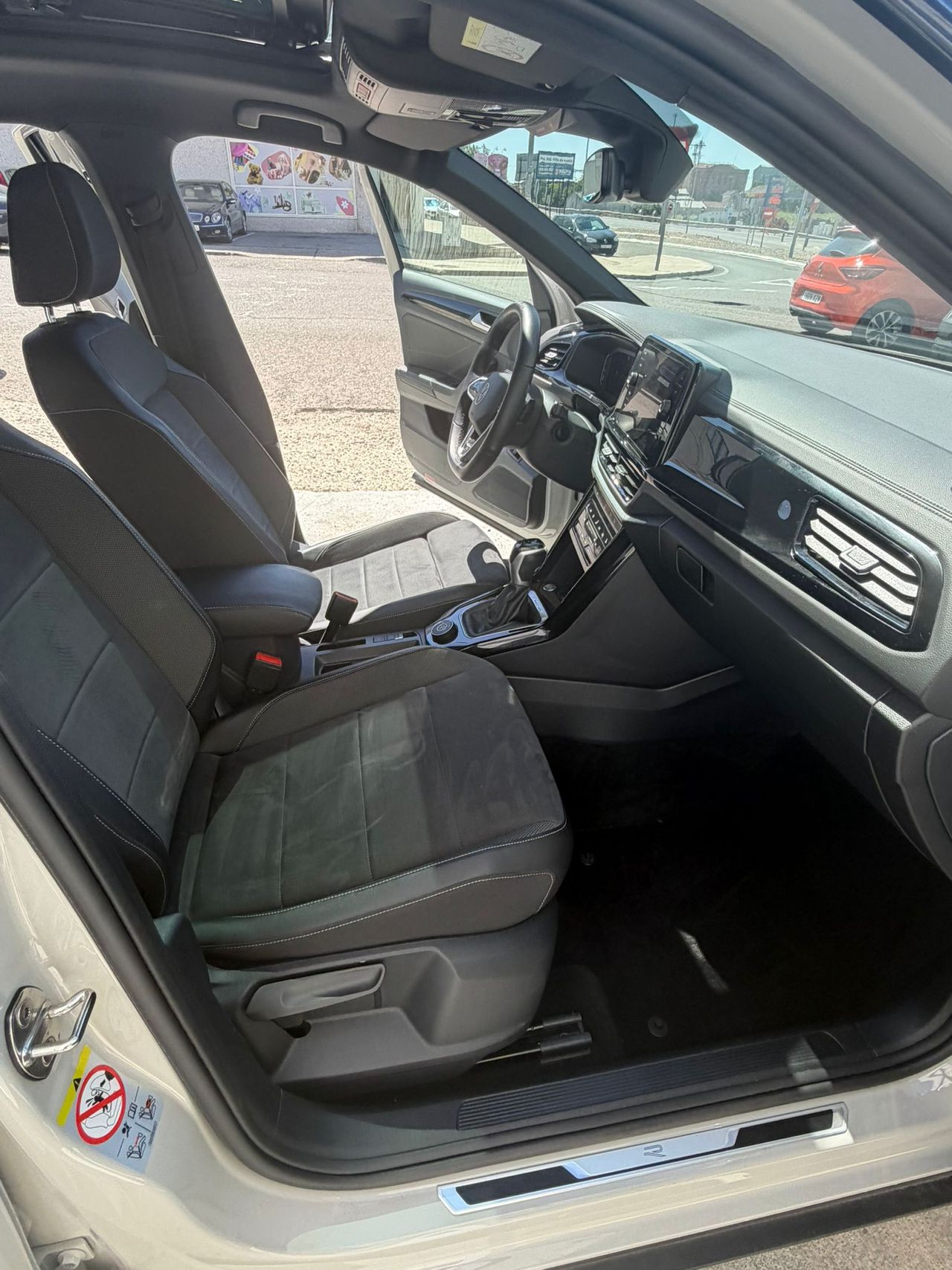 Volkswagen T-Roc 2.0 tdi s line 4 motion 150cv - Foto 9