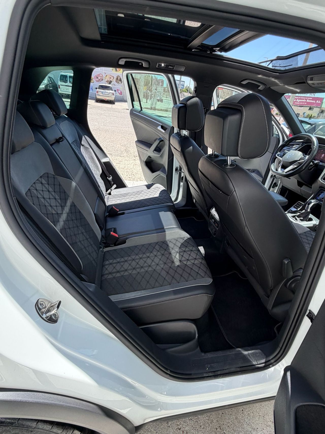 Volkswagen Tiguan r line 150cv DSG - Foto 19