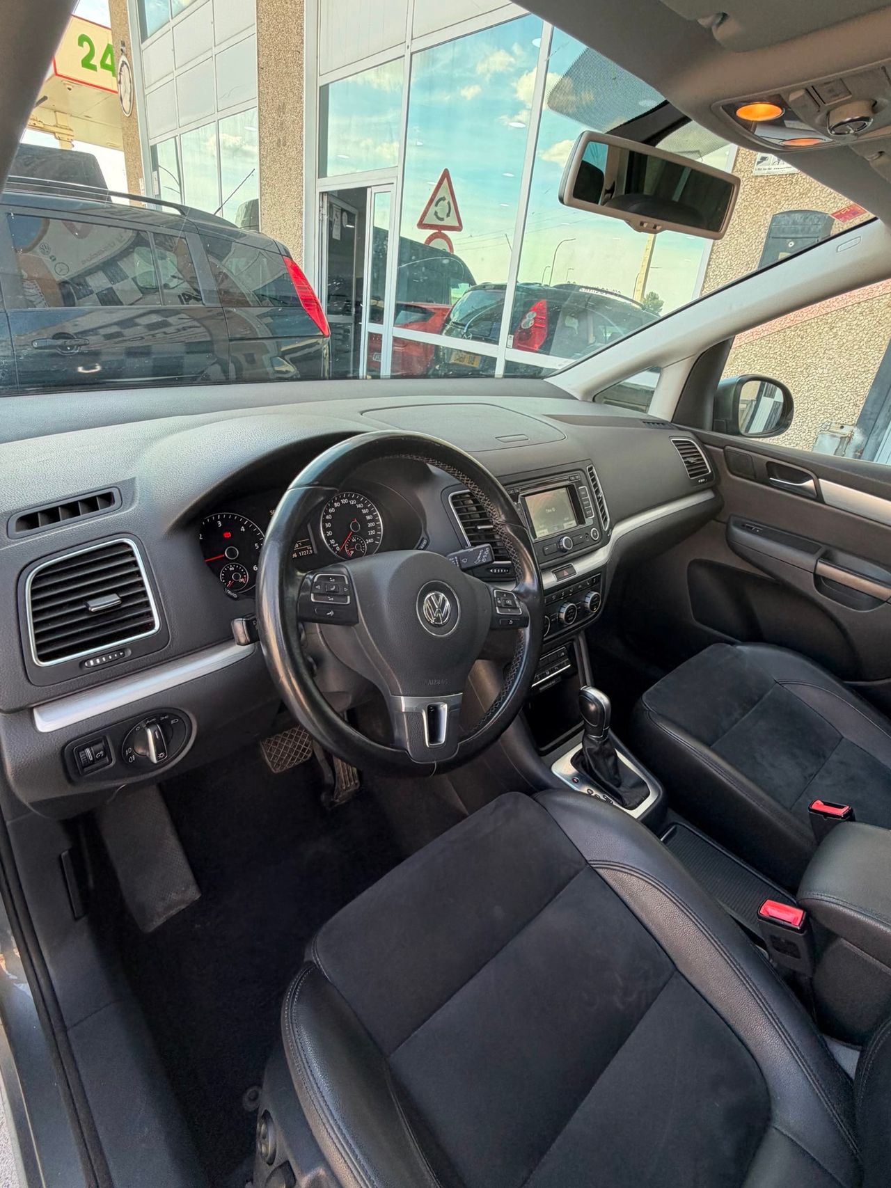 Volkswagen Sharan Sharan Advance 2.0 TDI 140 CV DSG Bluemotion Technology 7 plazas cambio automatico 177CV - Foto 13