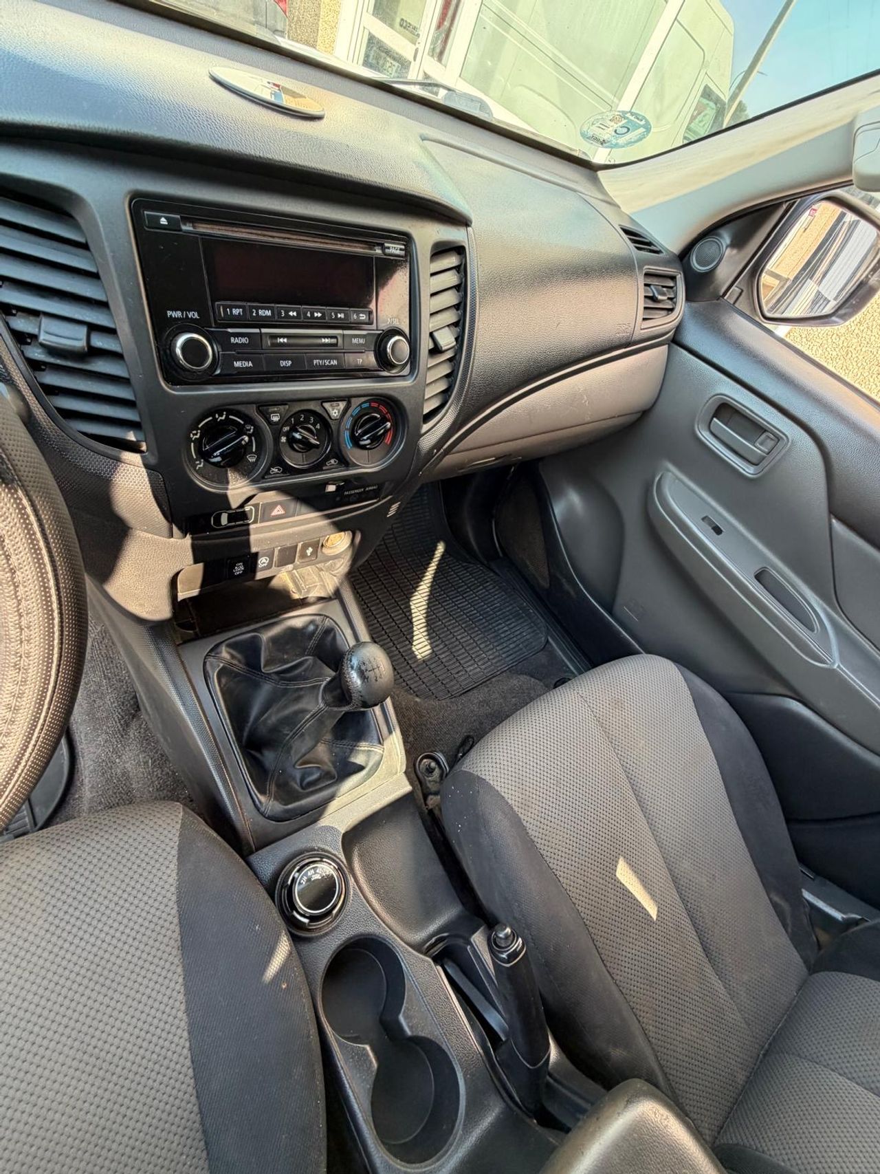 Mitsubishi L200 Double Cab 250 DI-D Motion - Foto 12