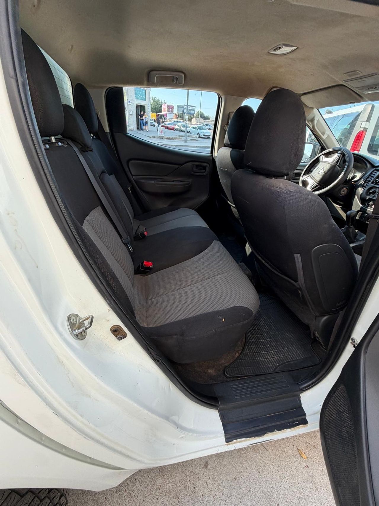 Mitsubishi L200 Double Cab 250 DI-D Motion - Foto 8