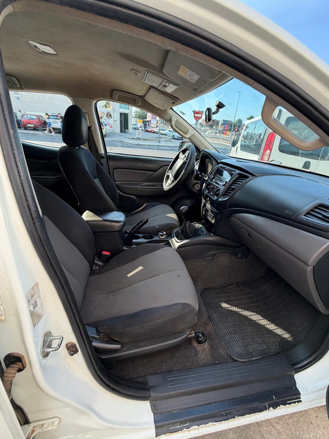 Mitsubishi L200 Double Cab 250 DI-D Motion - Foto 9