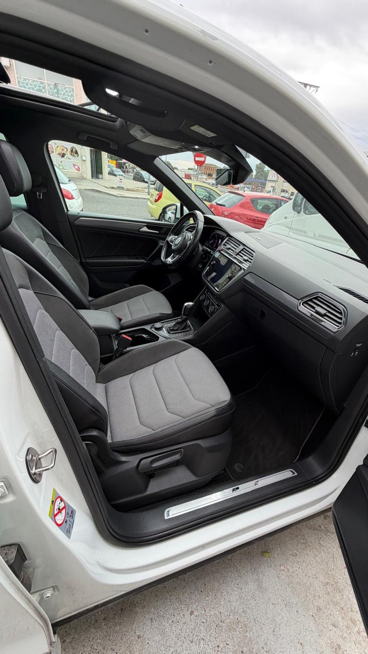 Volkswagen Tiguan R LINE 4MOTION 240CV - Foto 11
