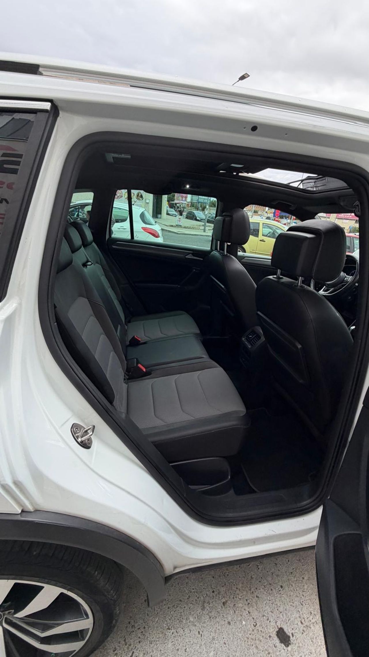 Volkswagen Tiguan R LINE 4MOTION 240CV - Foto 8