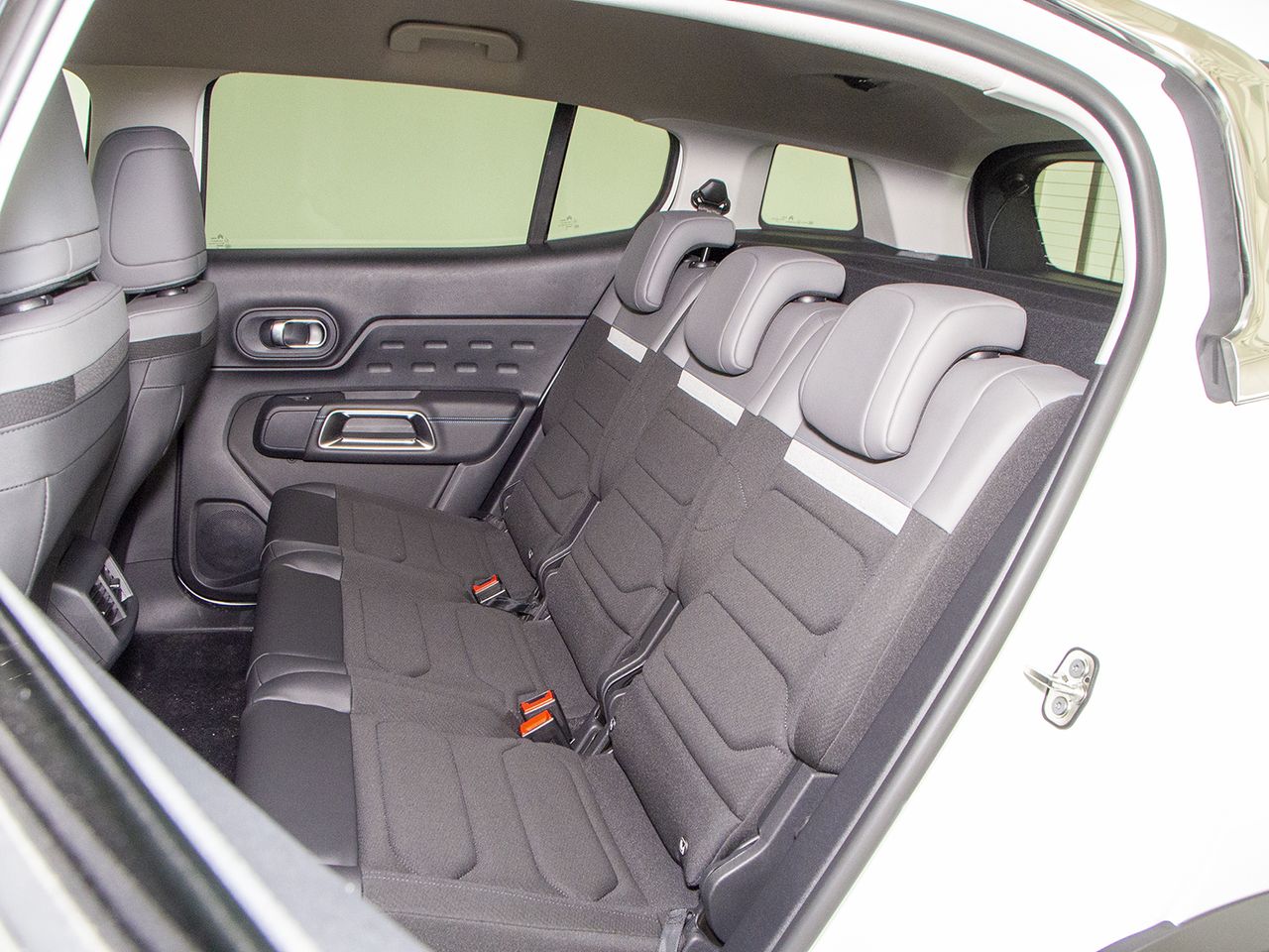 Citroën C5 Aircross 1.6 PHEV 225 FEEL PACK AUTO 225 5P - foto 17