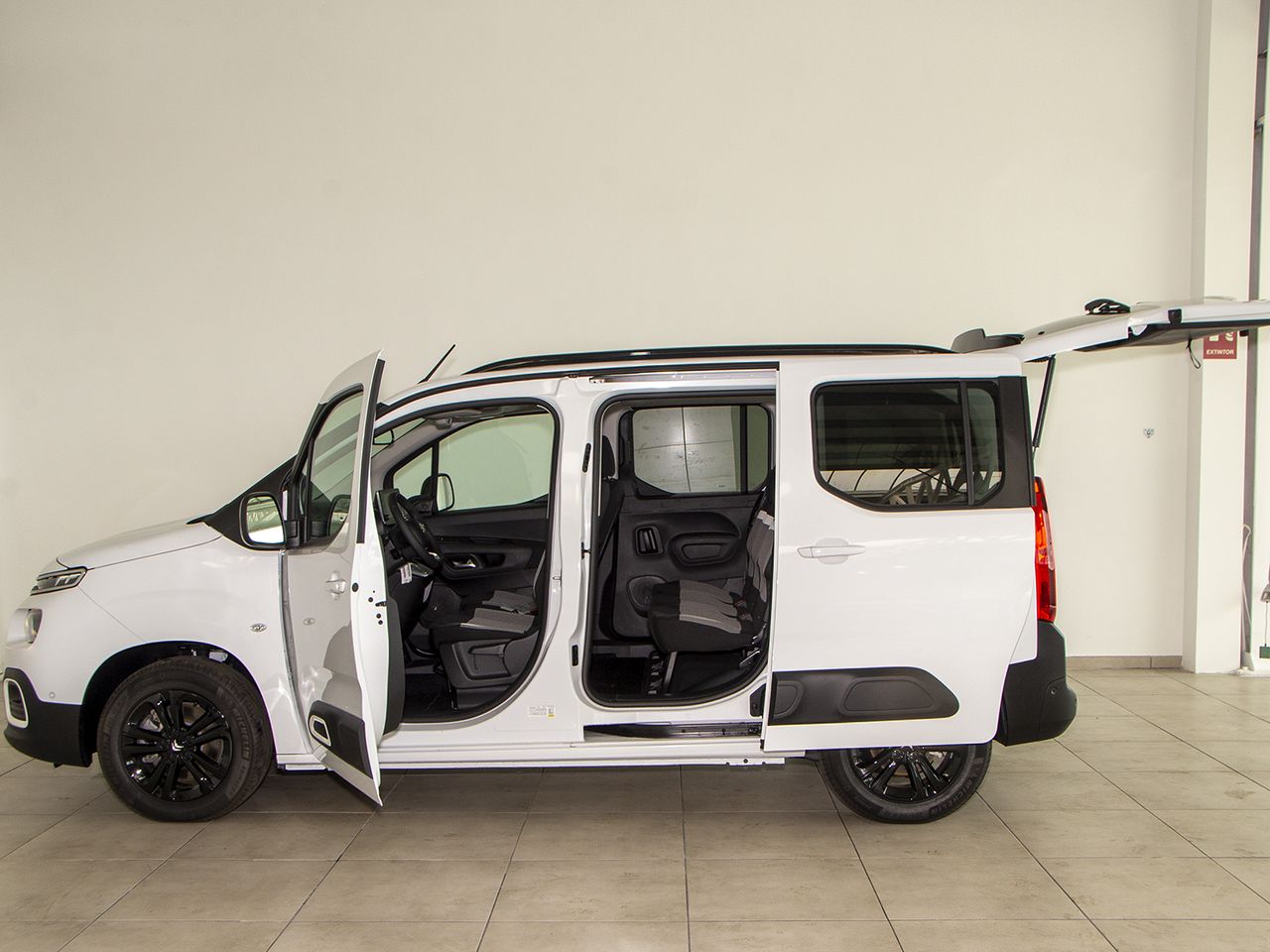 Citroën Berlingo BEV 50KWH TALLA M SHINE AUTO 136CV 5P - foto 13