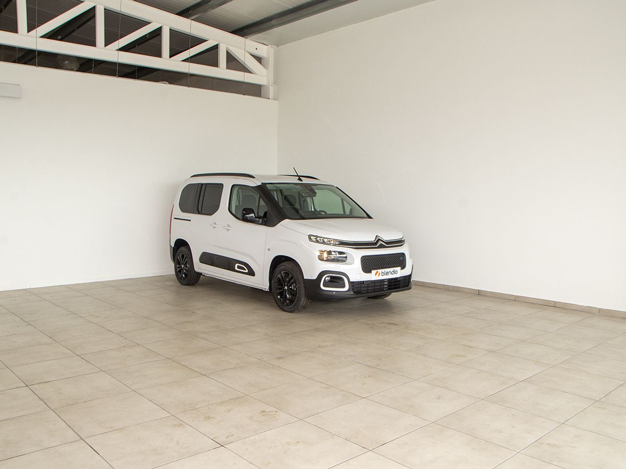 Citroën Berlingo BEV 50KWH TALLA M SHINE AUTO 136CV 5P - foto 2