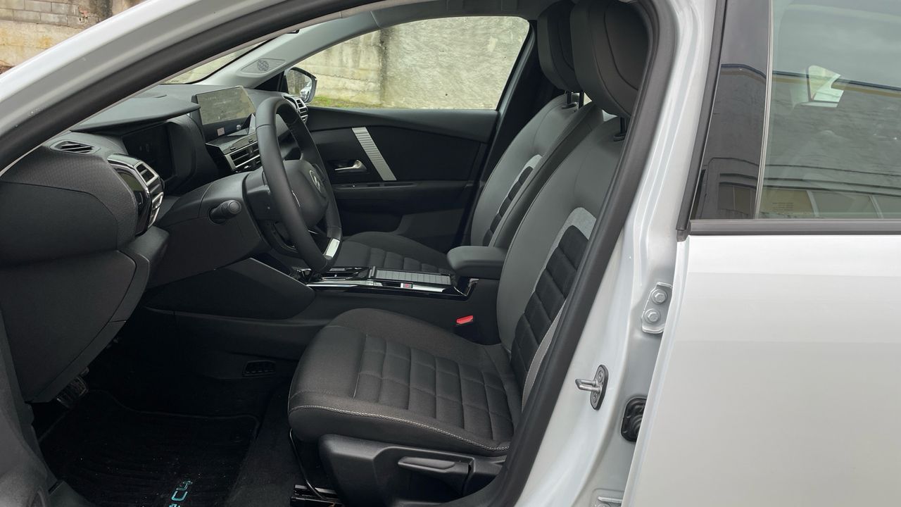 Citroën C4 BEV 54KWH 115KW PLUS 156 5P - foto 11