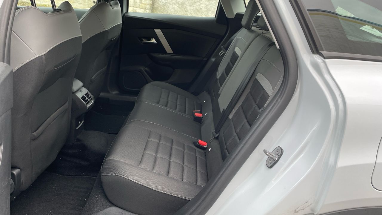 Citroën C4 BEV 54KWH 115KW PLUS 156 5P - foto 13