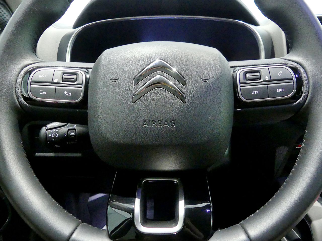 Citroën C5 Aircross 1.6 HYBRID 225CV SHINE AUTO 165KW 5P - foto 17