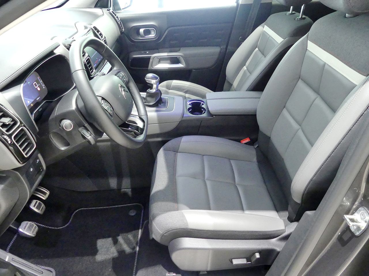 Citroën C5 Aircross 1.6 HYBRID 225CV SHINE AUTO 165KW 5P - foto 15