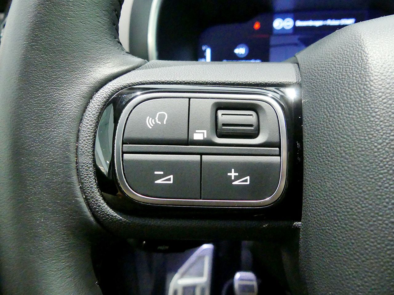 Citroën C5 Aircross 1.6 HYBRID 225CV SHINE AUTO 165KW 5P - foto 18