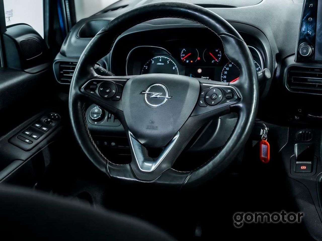 OPEL COMBO LIFE INNOVATION 1.5 TD 100CV 5P - foto 17