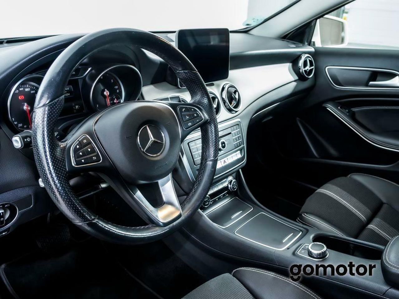 Mercedes GLA URBAN 200 D 2.1 136CV DCT 5P - foto 13