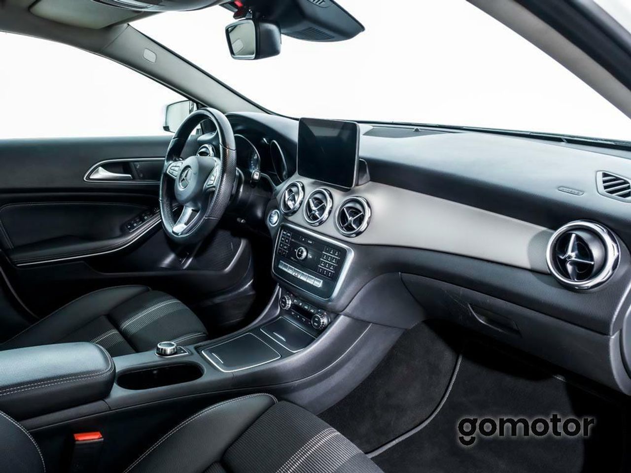 Mercedes GLA URBAN 200 D 2.1 136CV DCT 5P - foto 8