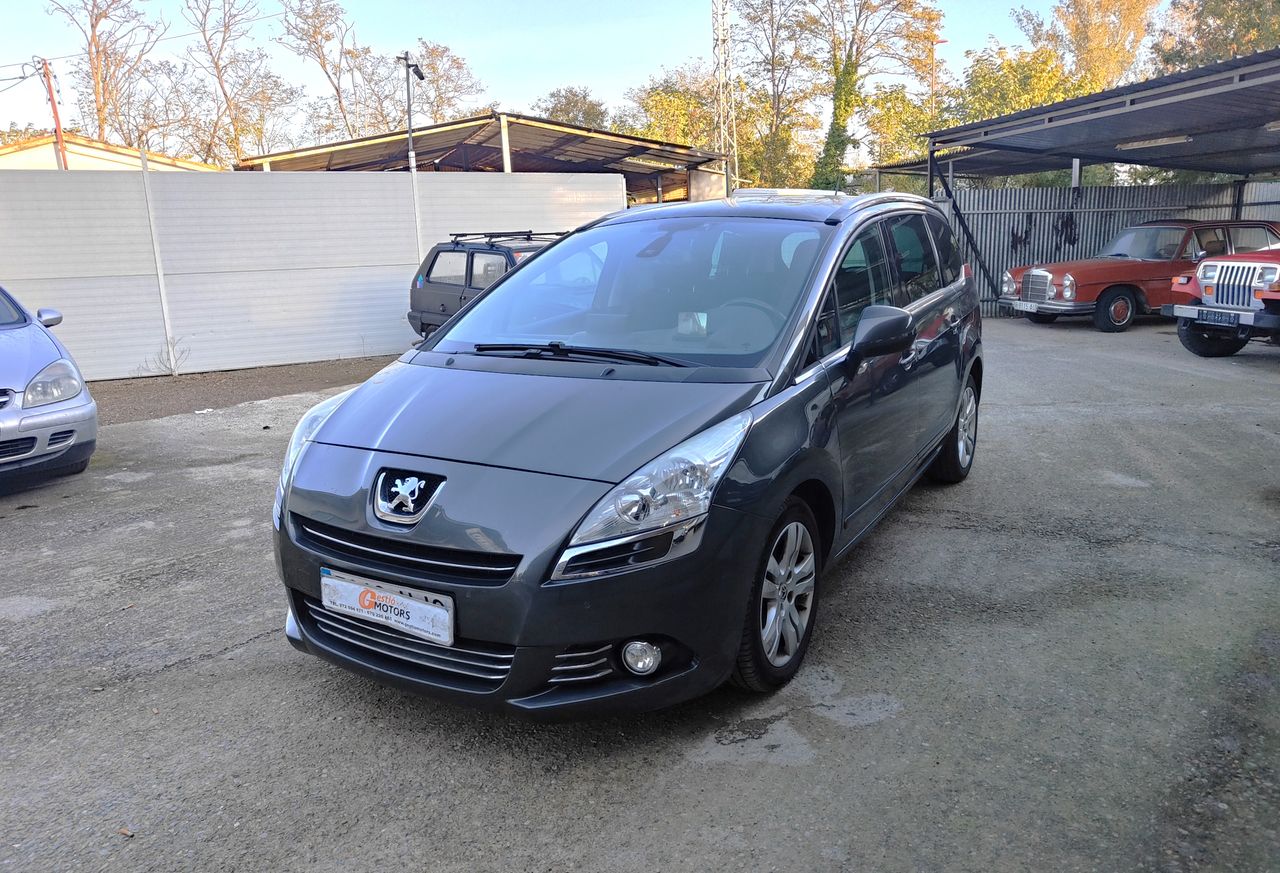Peugeot 5008 2021 con motor diesel  de segunda mano - peugeot e-5008 2012 /