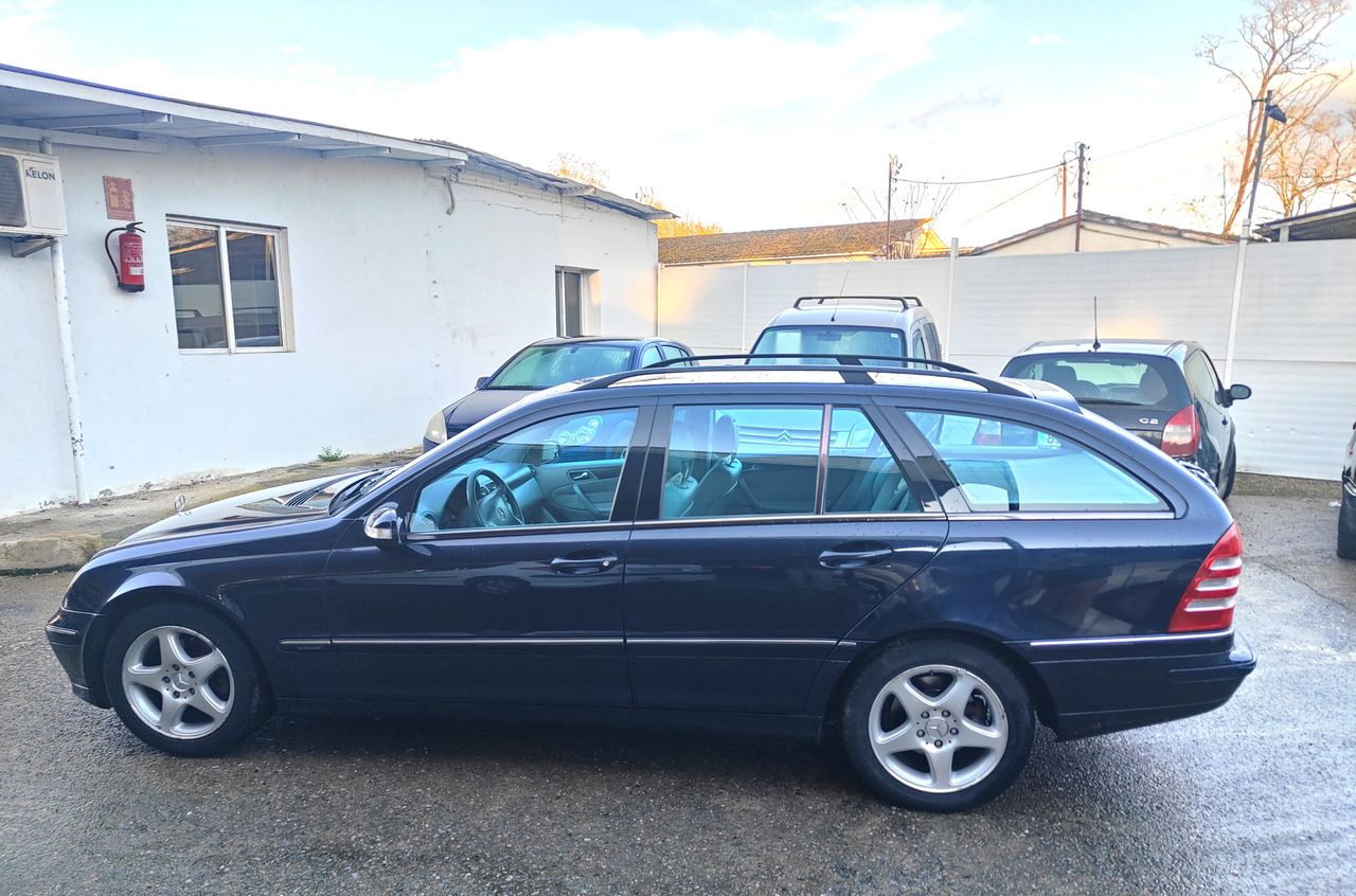 mercedes clase c 2003 / foto grande (3)