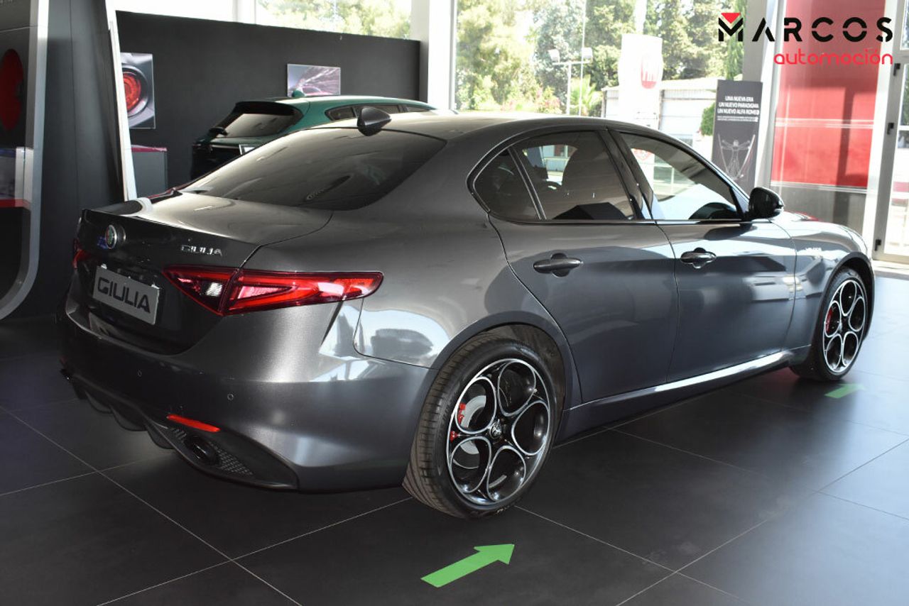 alfa romeo giulia 2022 / foto grande (3)