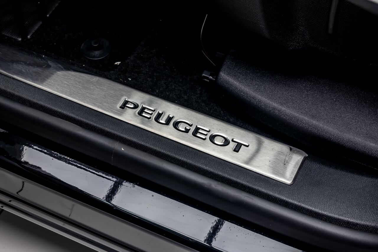 Peugeot 5008 GT 1.2 PURETECH 130 CV 5P 7 PLAZAS - Foto 2