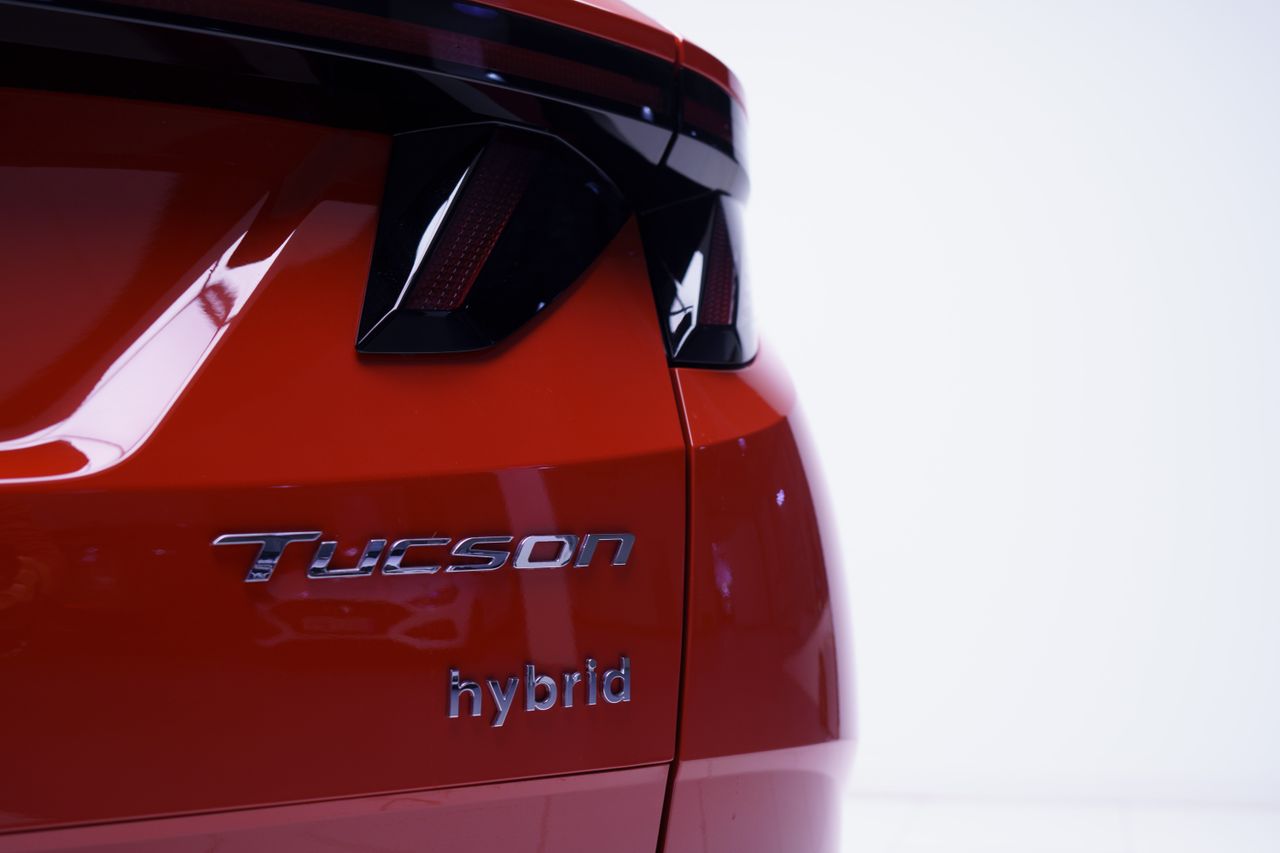 Hyundai Tucson TECNO 2-TONE 1.6 TGDI HEV 230 CV AUTO 5P - Foto 2