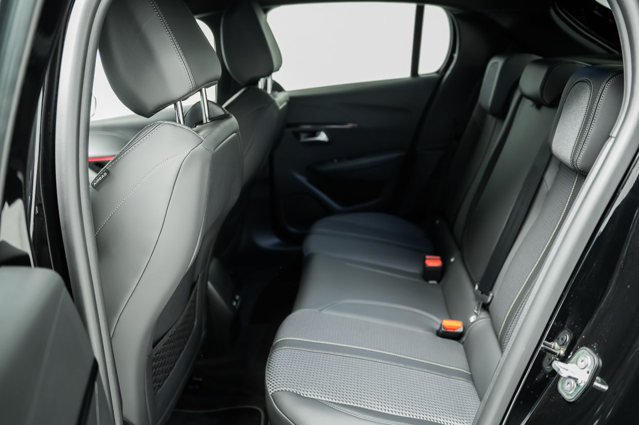 Peugeot 208 GT ELECTRIQUE 136 CV 5P (A) - foto 8