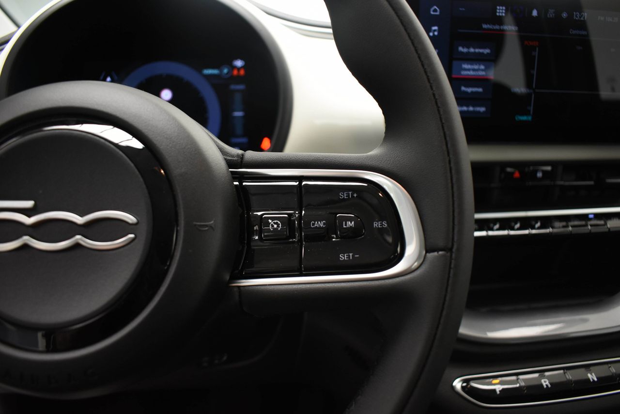 Fiat 500 MONOTRIM +STYLE+COMFORT BEV 42KWH 118 CV 3P - foto 20