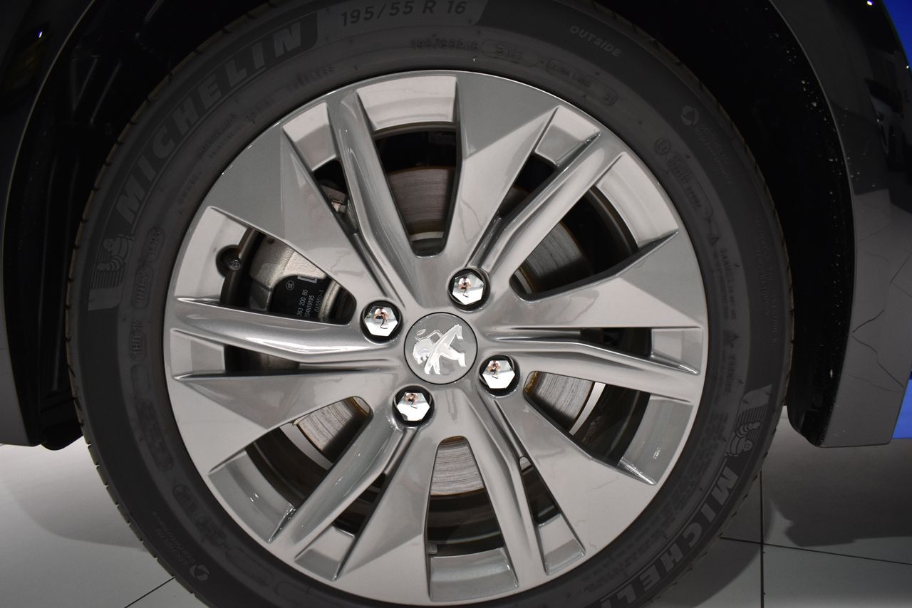 Peugeot 208 ELECTRIQUE ALLURE PACK 136 CV 5P - foto 15