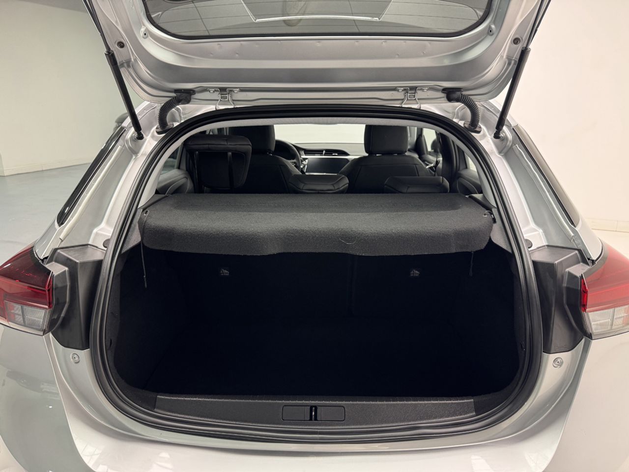 Opel Corsa GS 1.2T XHT 96KW AUTO 130 5P - foto 6