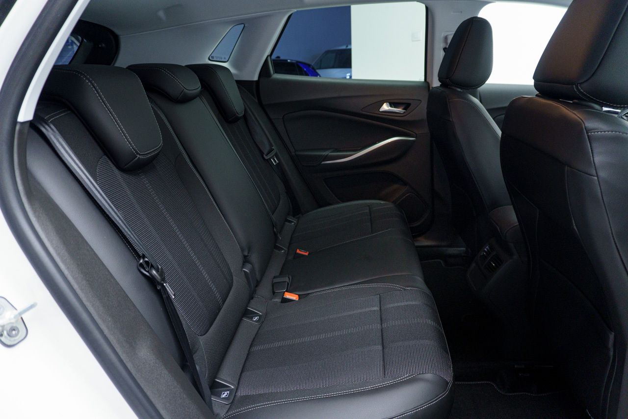 Opel Grandland GS 1.2 MHEV TURBO 136 CV DCT 5P - foto 17