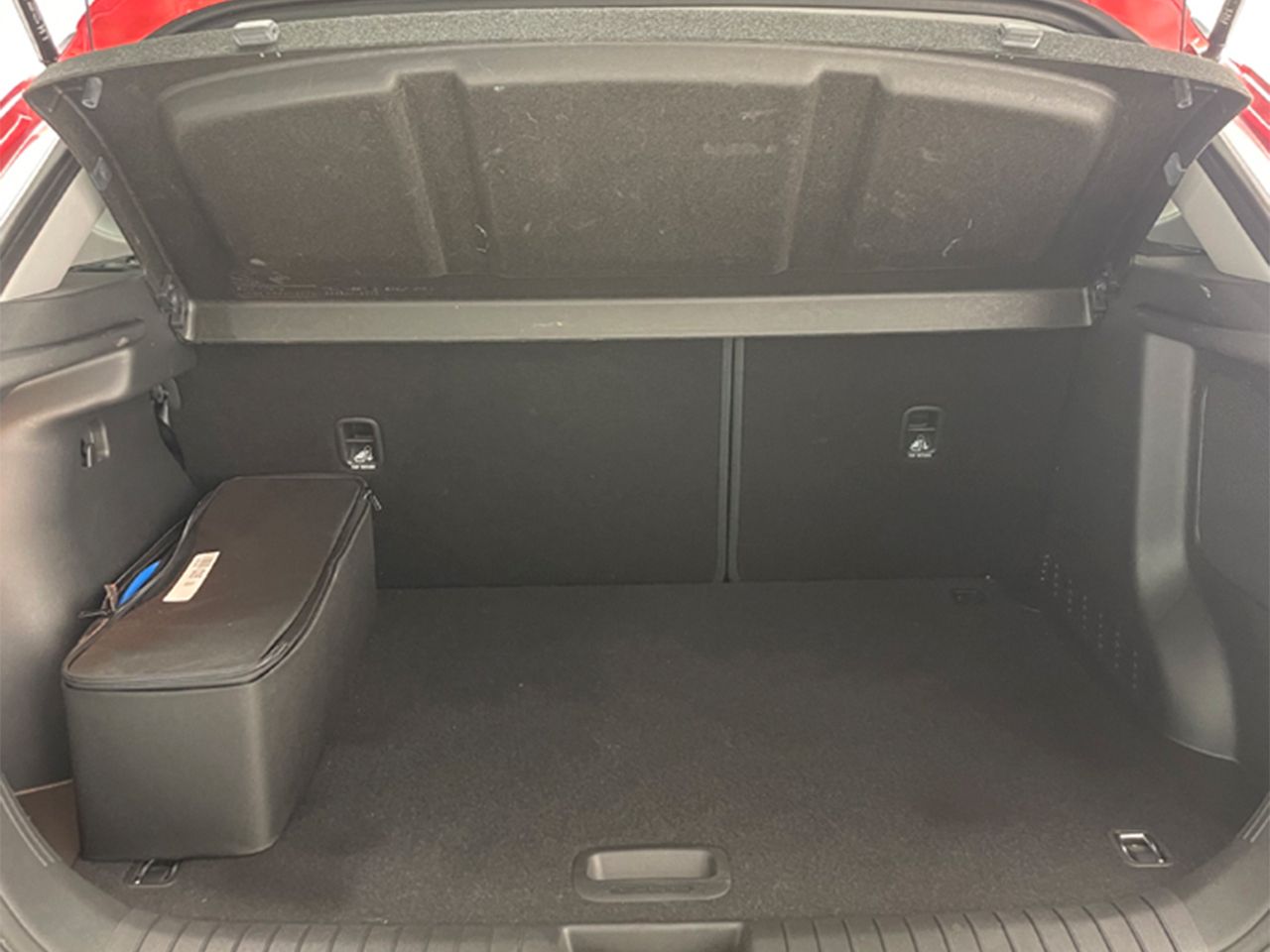 Hyundai Kona EV 204CV 65KWH 150KW TECNO (A) - foto 9