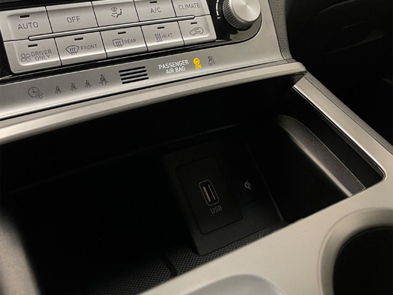 Hyundai Kona EV 204CV 65KWH 150KW TECNO (A) - foto 30