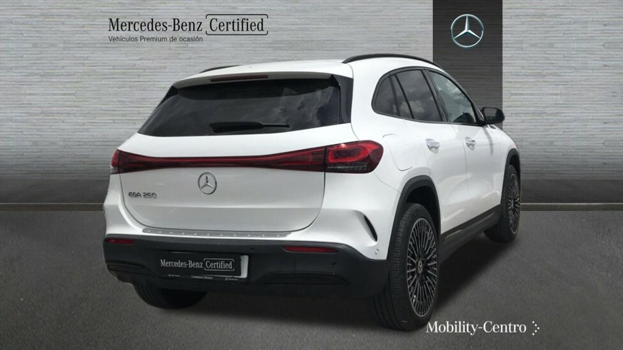 mercedes-eqa-250-amg-line-imagen-2