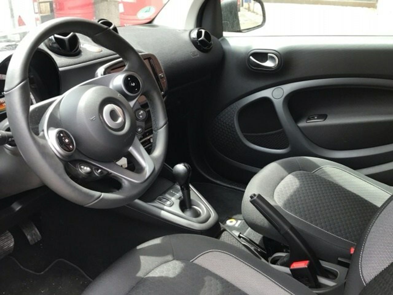 smart-fortwo-60kw81cv-eq-coupe-imagen-5