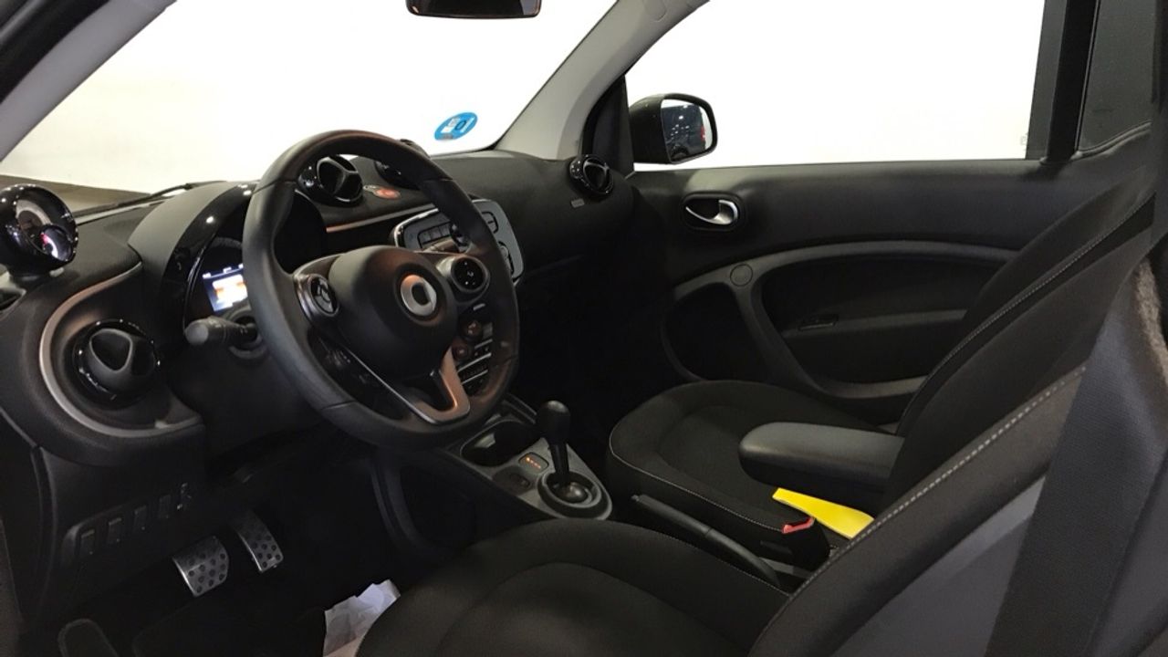 smart-fortwo-60kw81cv-eq-coupe-imagen-5