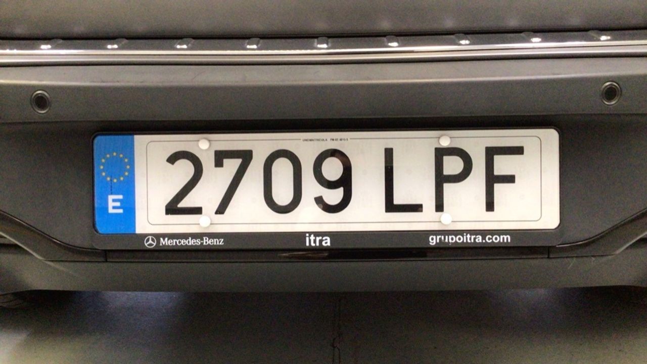 mercedes-eqa-250-amg-line-imagen-28