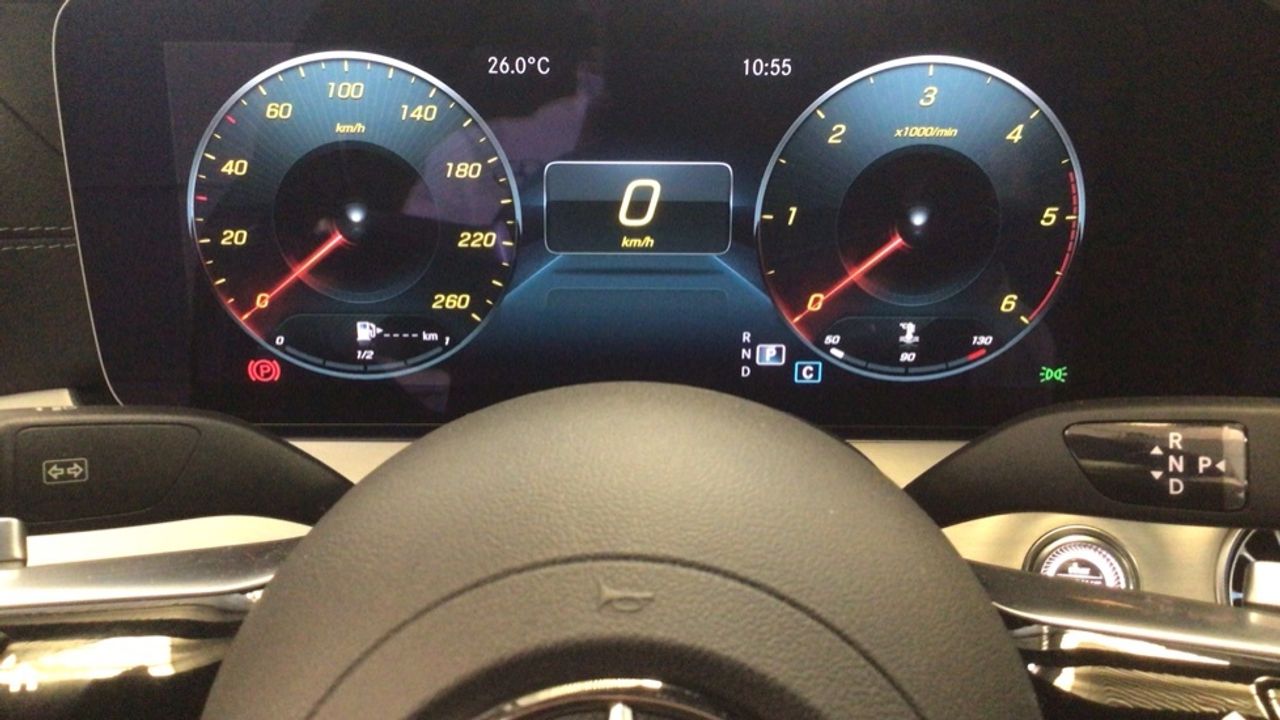 mercedes-clase-e-e-220-d-4matic-coupe-imagen-17