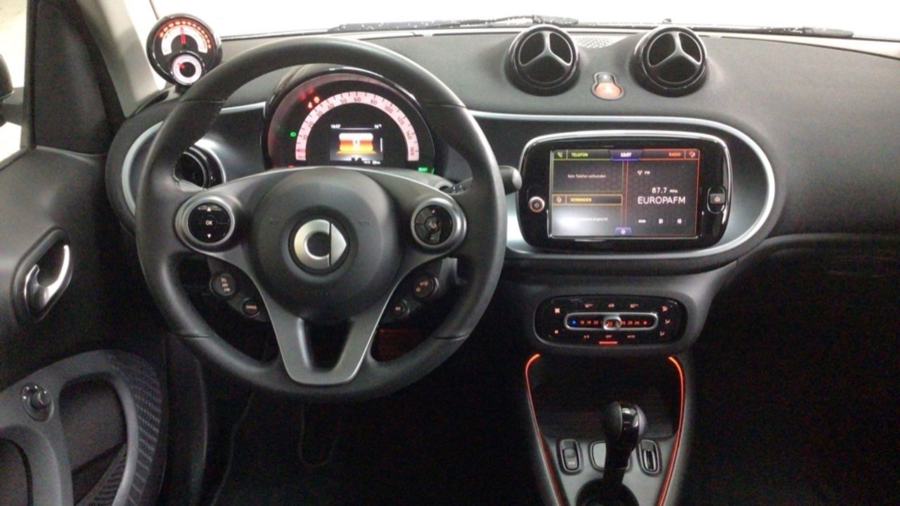 smart-fortwo-60kw81cv-eq-coupe-imagen-8