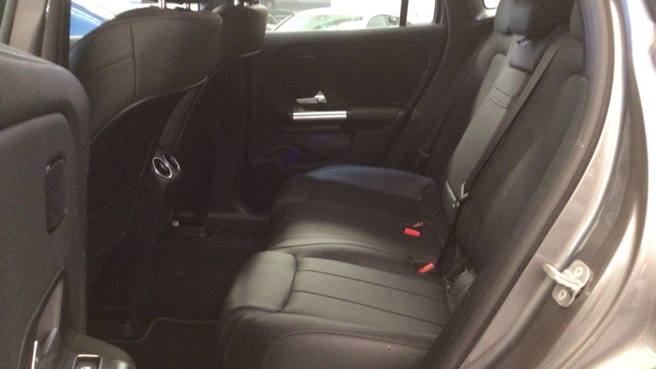 mercedes-eqa-350-4matic-progressive-imagen-10