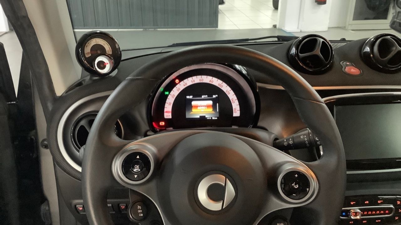 smart-fortwo-60kw81cv-eq-coupe-imagen-8