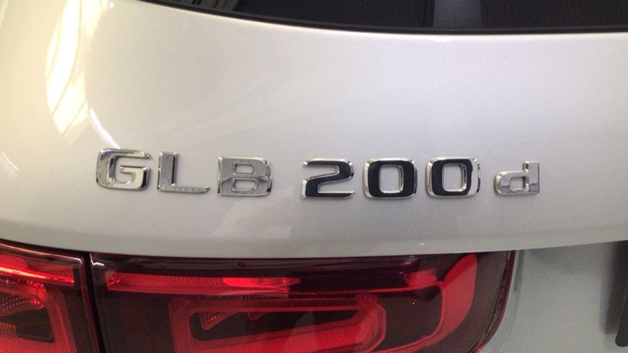 mercedes-glb-glb-200-d-4matic-imagen-11