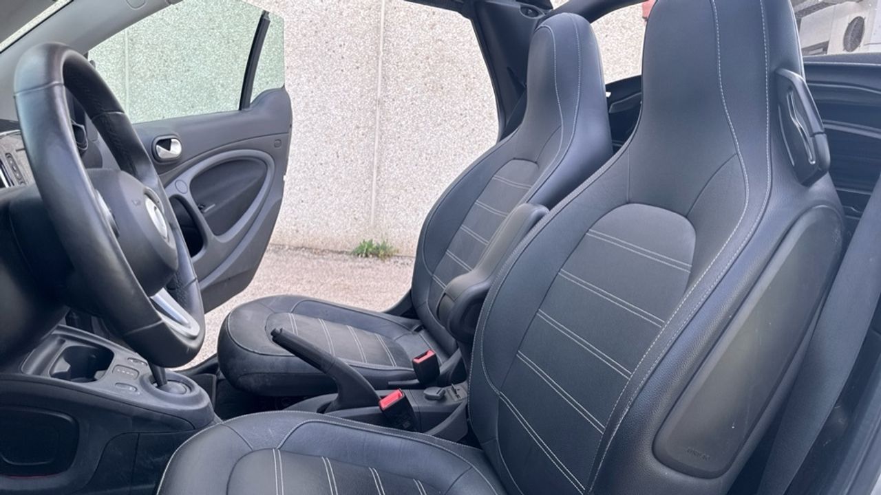 smart-fortwo-60kw81cv-electric-drive-cabrio-imagen-6