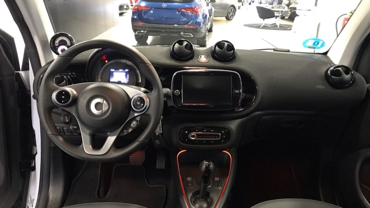 smart-fortwo-60kw81cv-eq-coupe-imagen-7